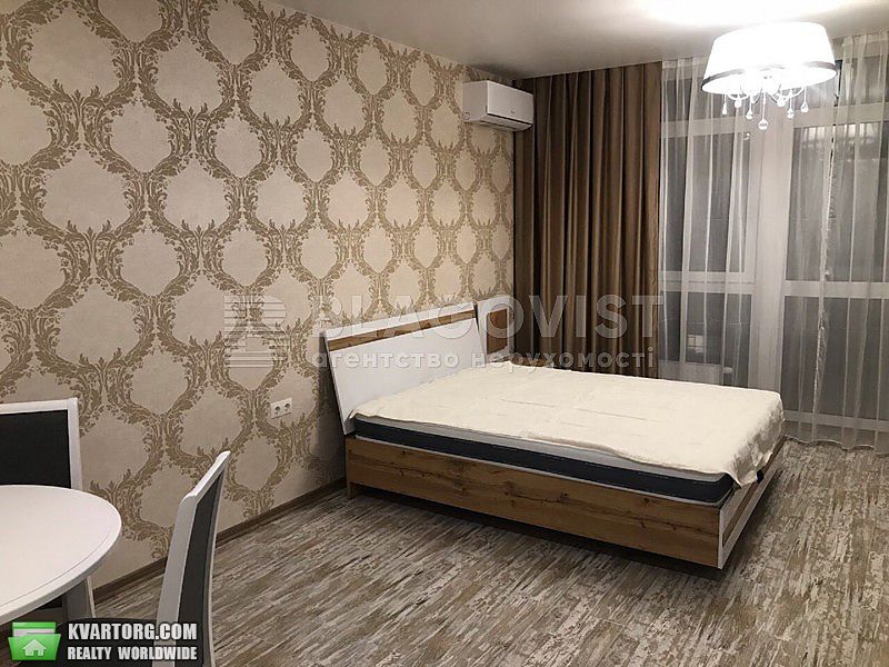 Rent out 1-room apartment. Киев,  Предславинская — photo 2