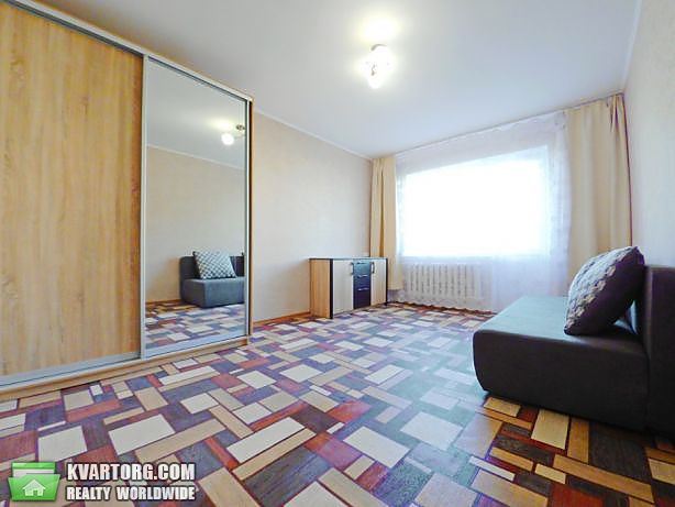 Rent out 2-room apartment. Киев,  Крейсера Авроры — photo 1