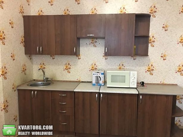Rent out 3-room apartment. Киев,  Урловская — photo 3