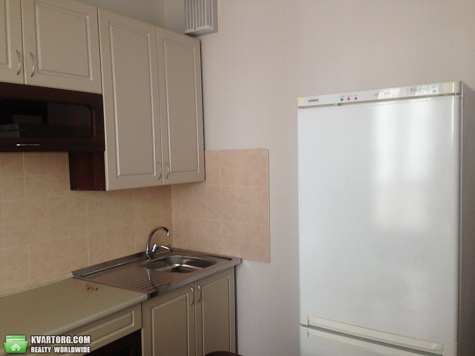 Rent out 1-room apartment. Киев, Гмыри — photo 4