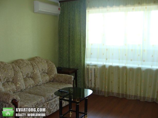 Rent out 2-room apartment. Киев,  Краснова — photo 1
