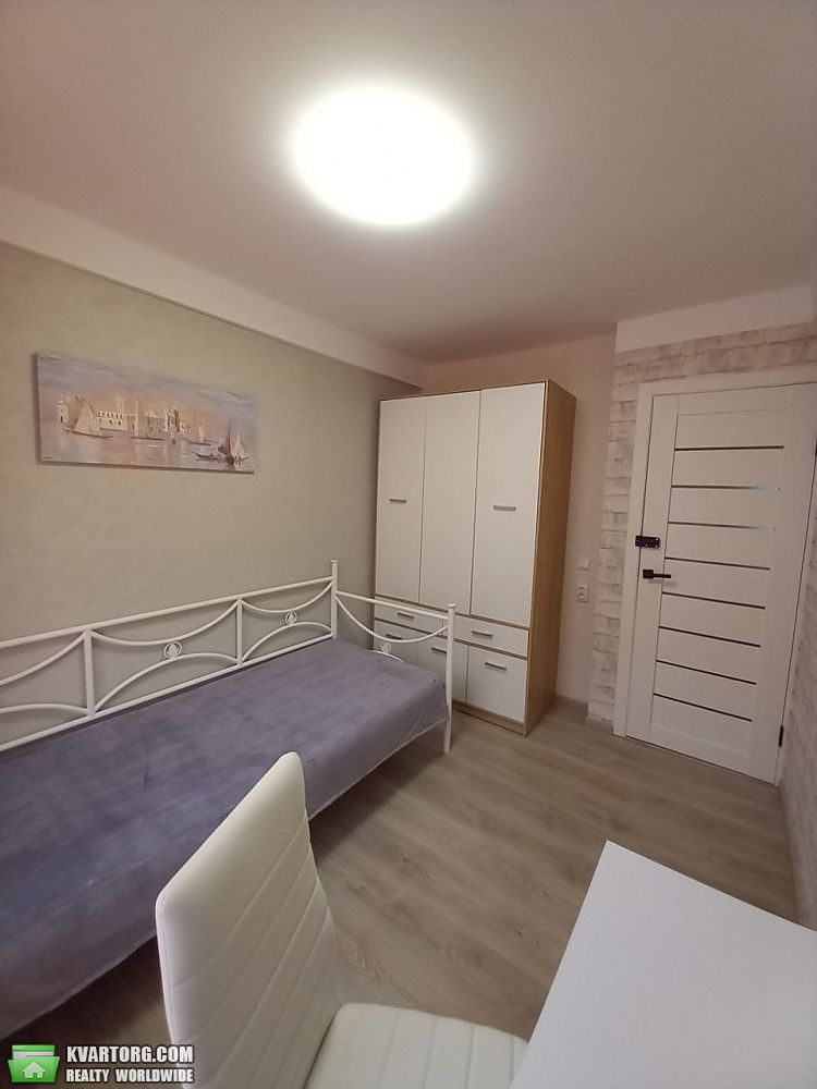 Rent out 3-room apartment. Киев, проспект Миру — photo 2