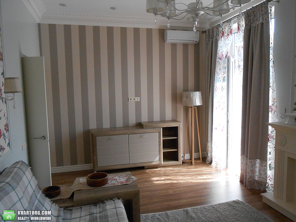 Rent out 3-room apartment. Киев,  Лысенко — photo 3