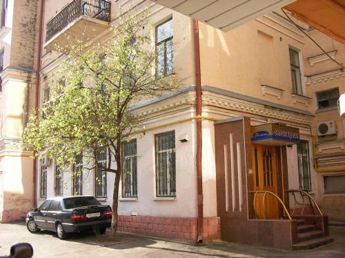 Rent out office. Киев, Софиевская — photo 1