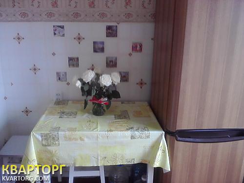 Rent out 2-room apartment. Киев,  Ужвий — photo 8