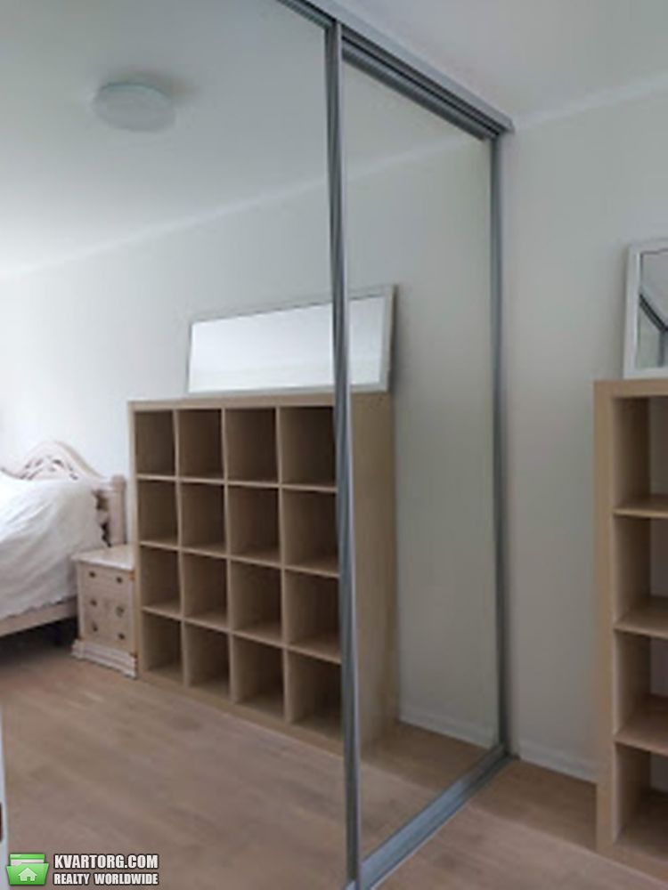 Rent out 2-room apartment. Киев, Елены  Телиги — photo 2