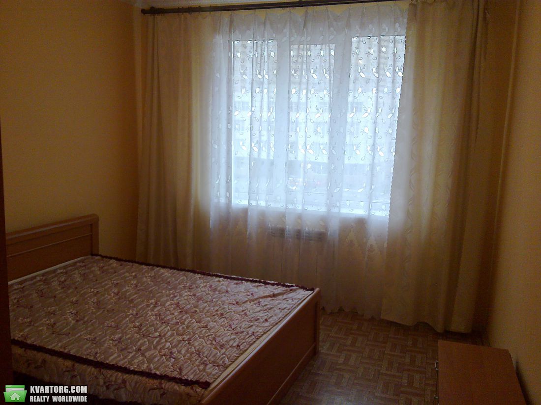Rent out 2-room apartment. Киев,  Днепровская наб — photo 2