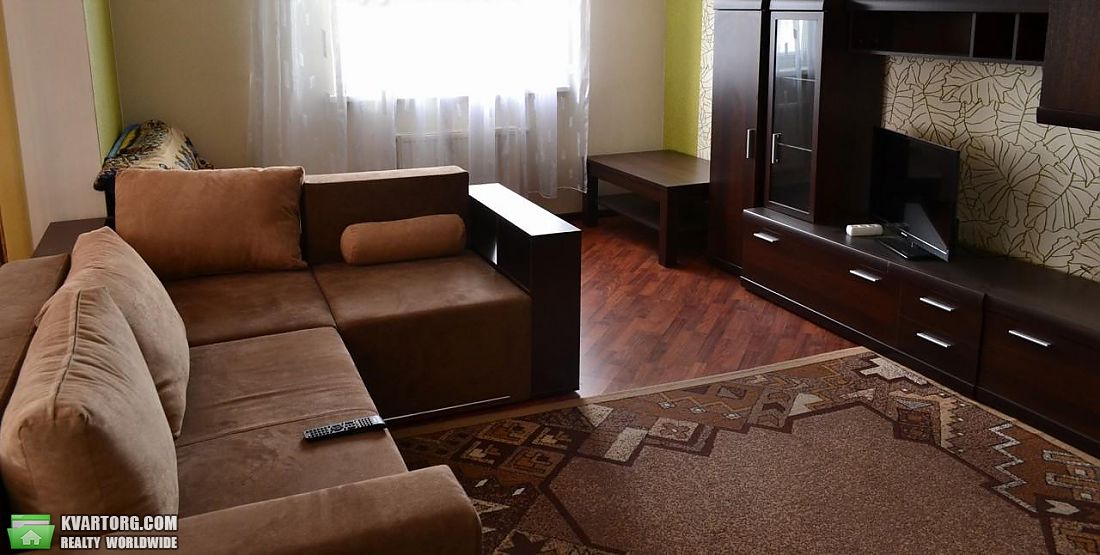 Rent out 2-room apartment. Киев,  Белорусская — photo 1