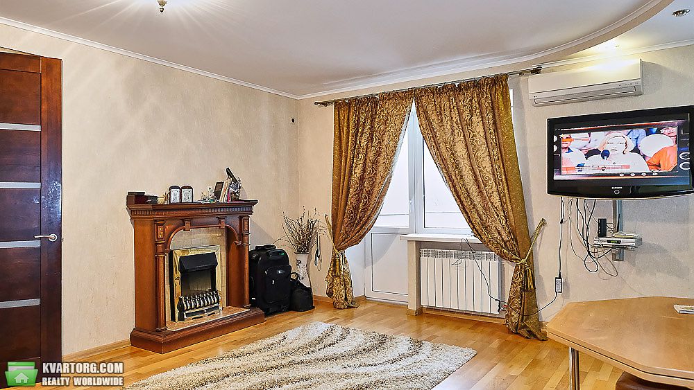 Rent out 2-room apartment. Киев,  Первомайского — photo 1