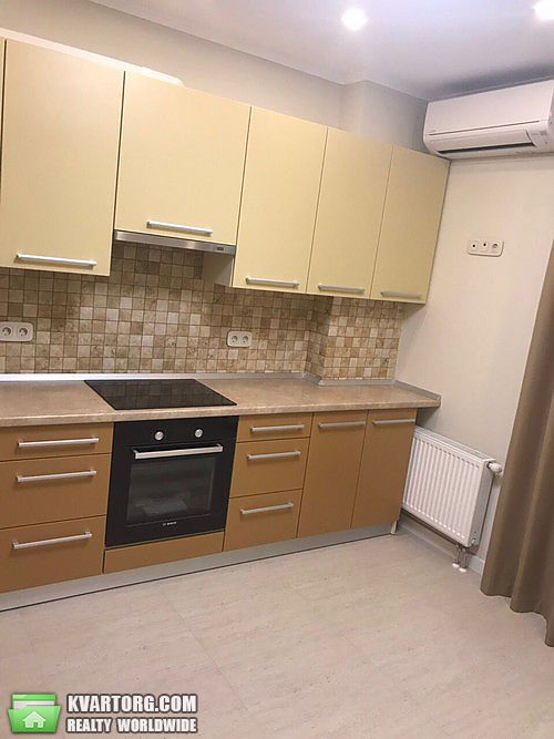Sell 3-room apartment. Киев,  Комарова — photo 1