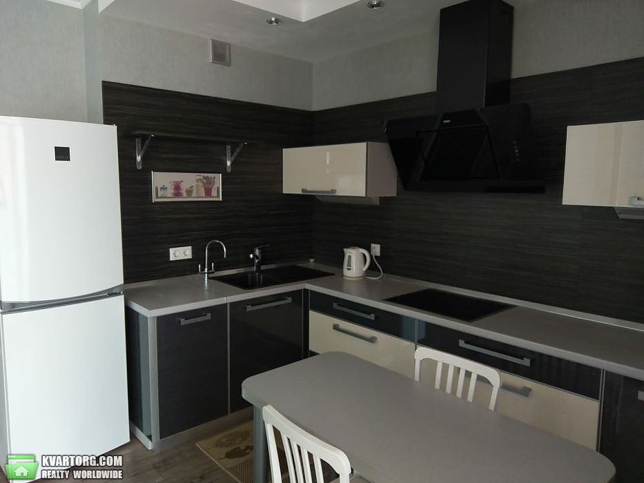 Rent out 3-room apartment. Киев, Регенераторна,4 — photo 1