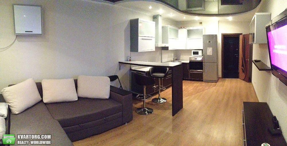 Rent out 2-room apartment. Киев,  Львовская — photo 1