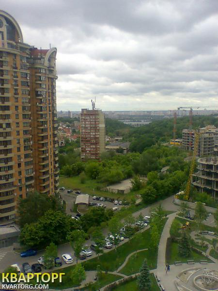 Sell 3-room apartment. Киев, Старонаводницкая — photo 2