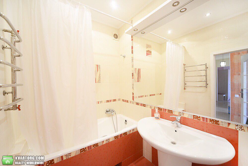 Rent out 2-room apartment. Киев, Бассейная — photo 8
