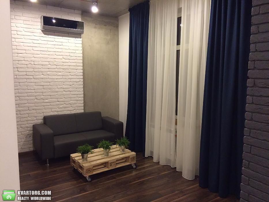 Rent out 1-room apartment. Киев,  Полтавская — photo 1