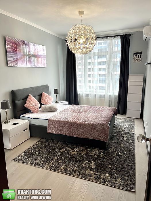 Rent out 2-room apartment. Киев, Сверстюка — photo 1