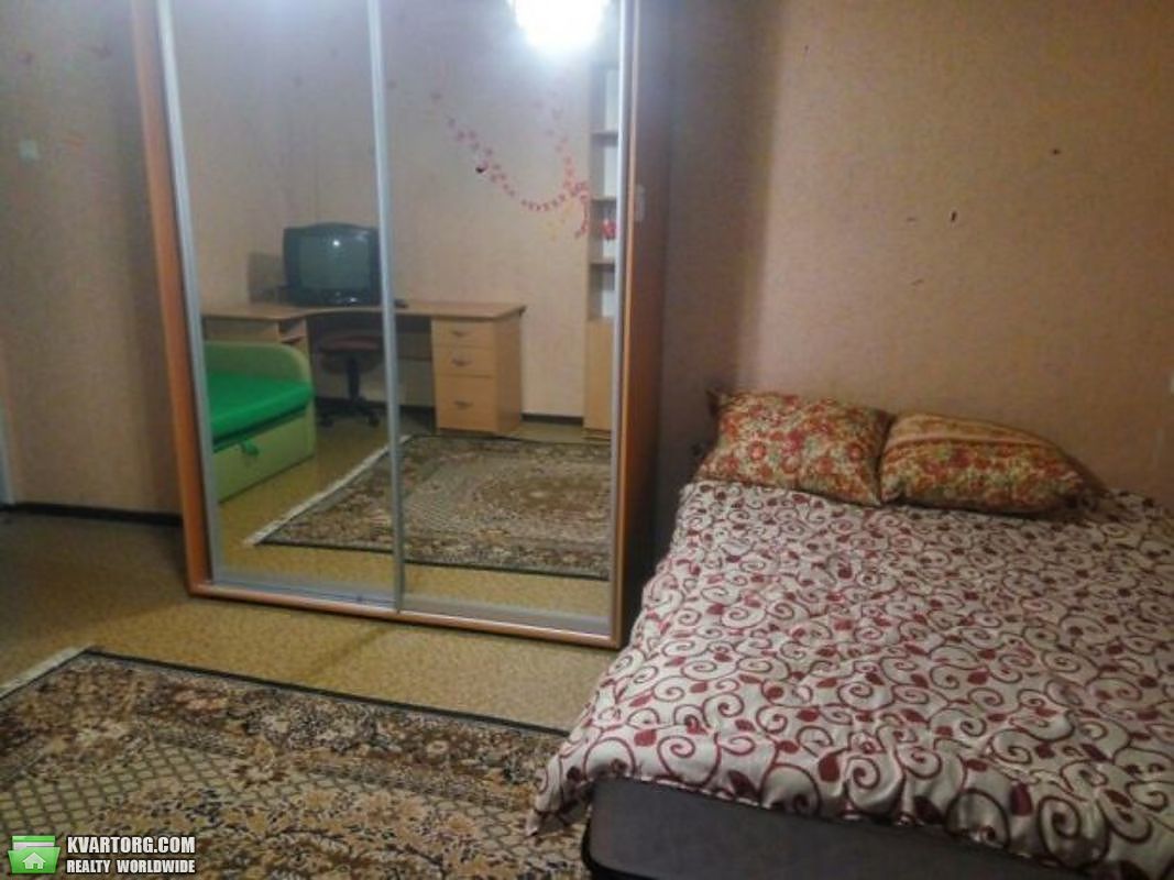 Rent out 2-room apartment. Киев, Александра Сабурова — photo 2