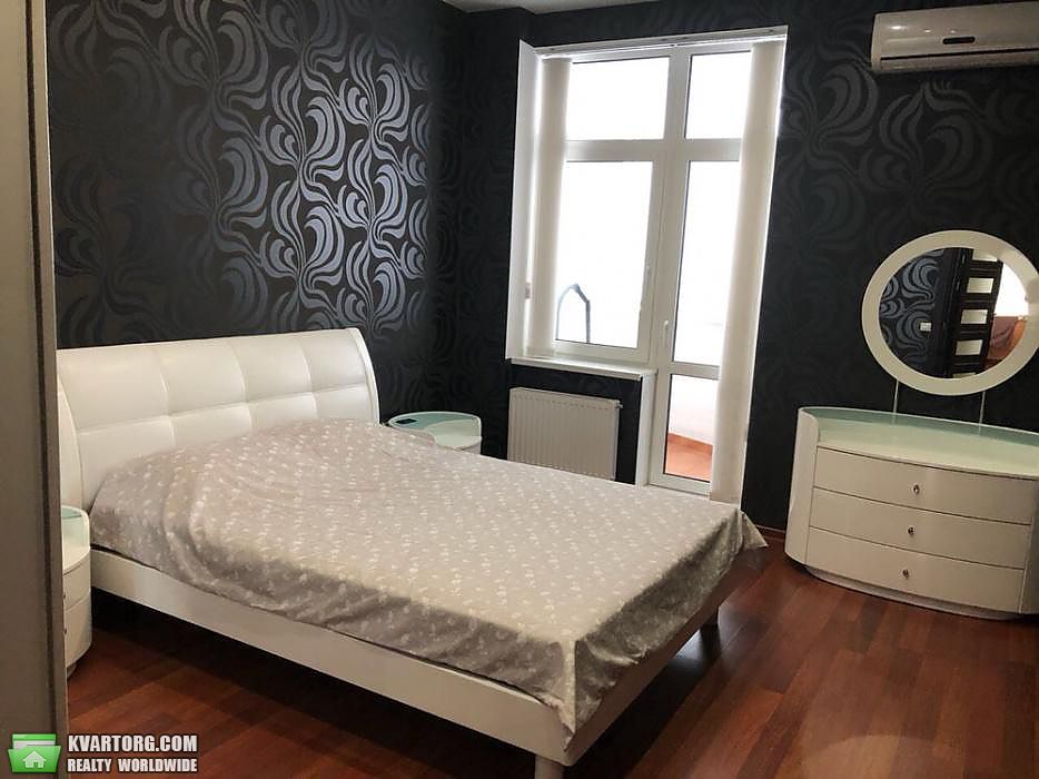 Rent out 3-room apartment. Киев,  Черновола — photo 4