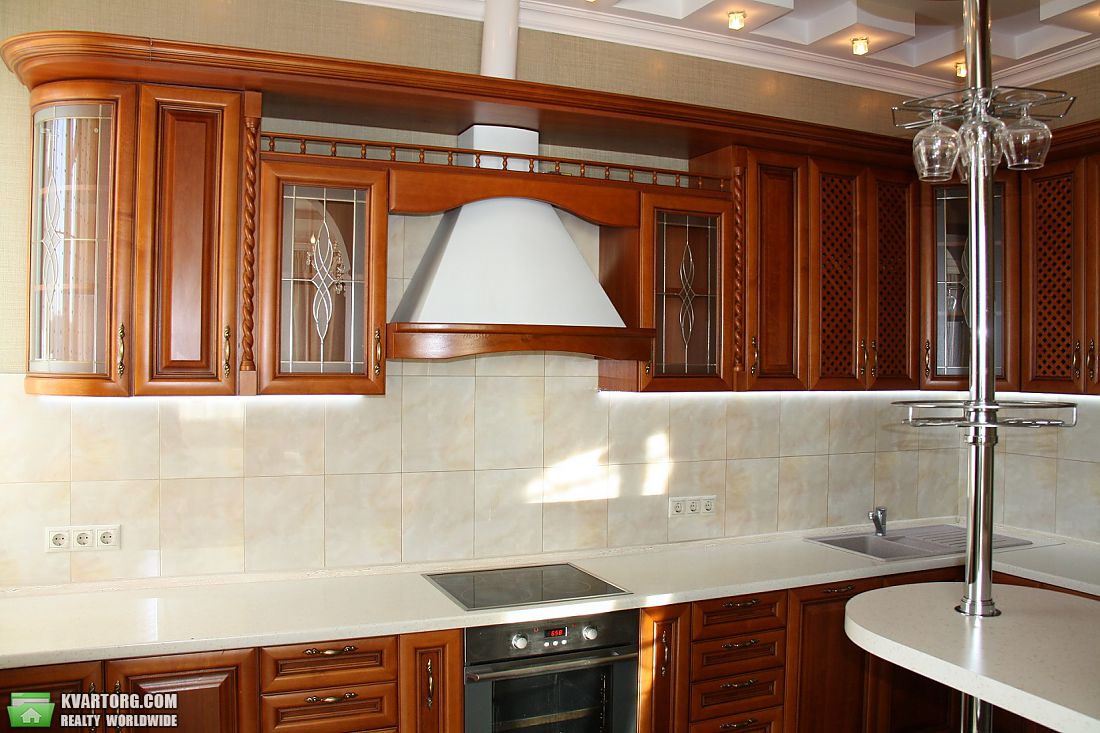 Rent out house. Киев,  Богатырская — photo 7