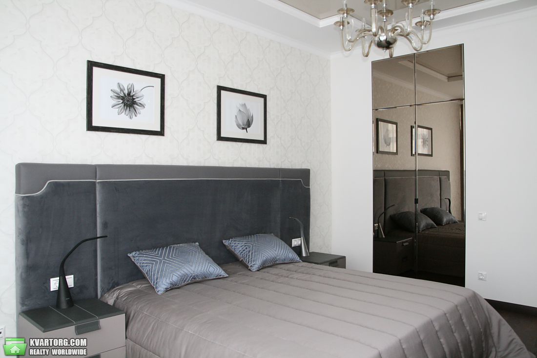 Sell 4-room apartment. Киев,  Драгомирова — photo 9