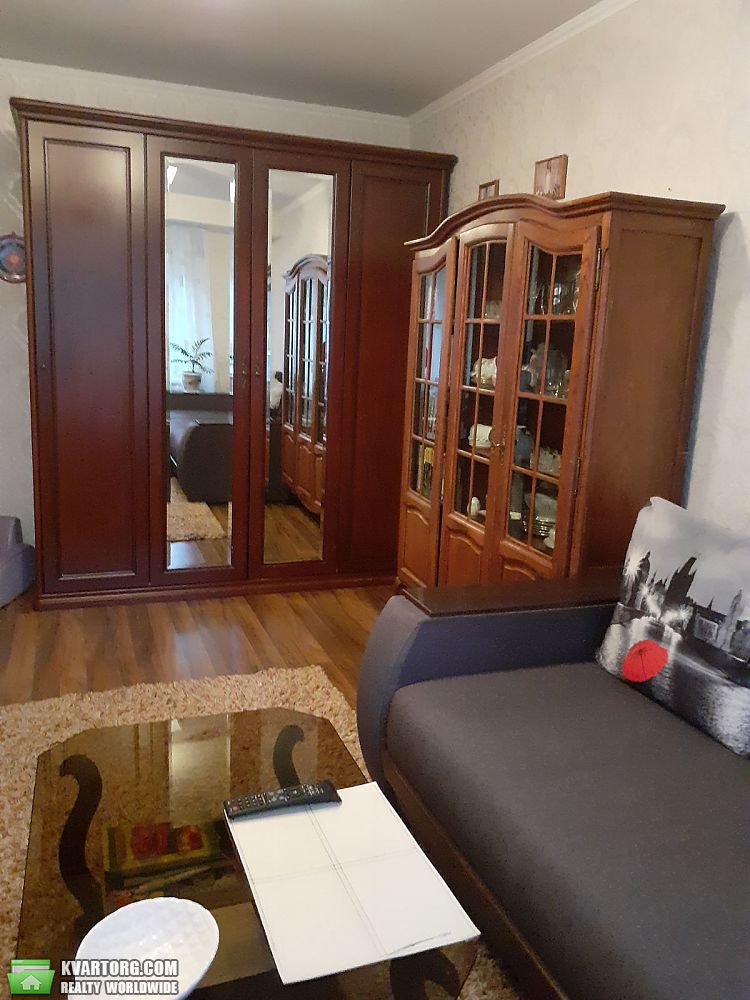 Rent out 2-room apartment. Киев,  Миропольская — photo 4