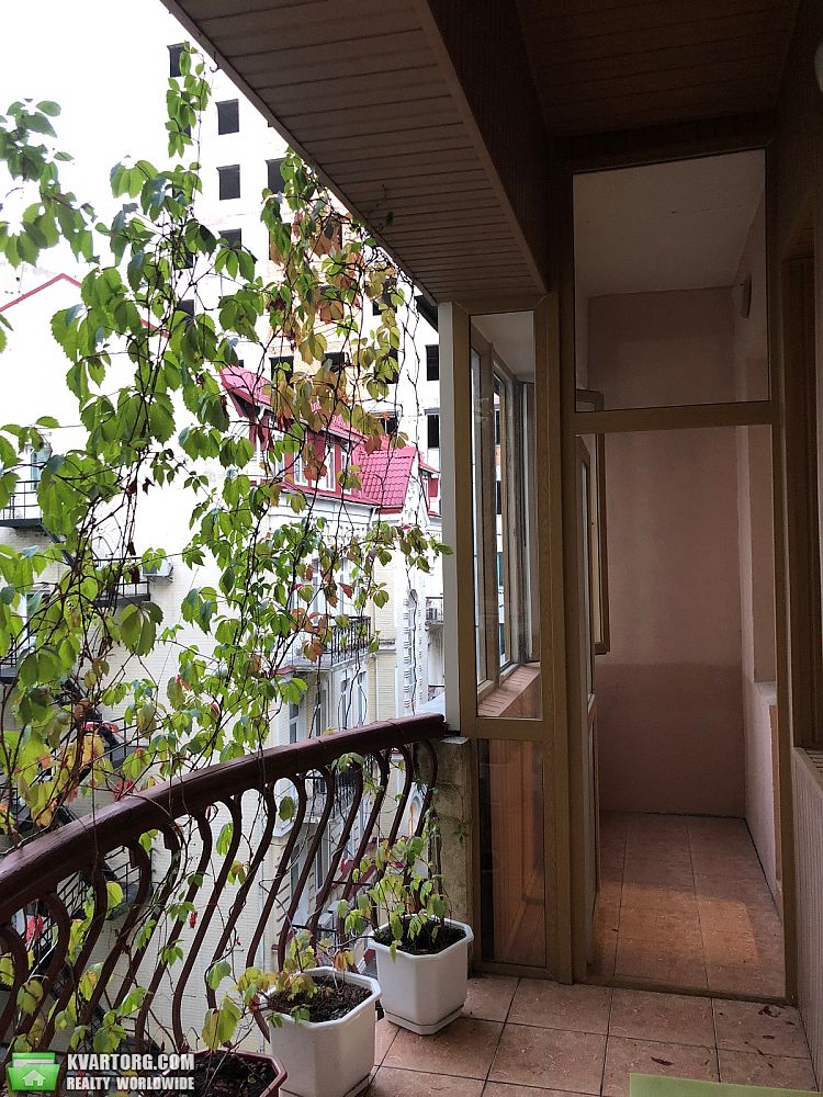 Rent out 3-room apartment. Киев,  Дмитриевская — photo 6