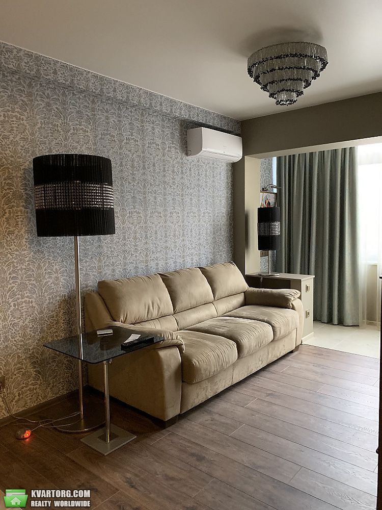 Rent out 2-room apartment. Киев,  Дегтяревская — photo 6