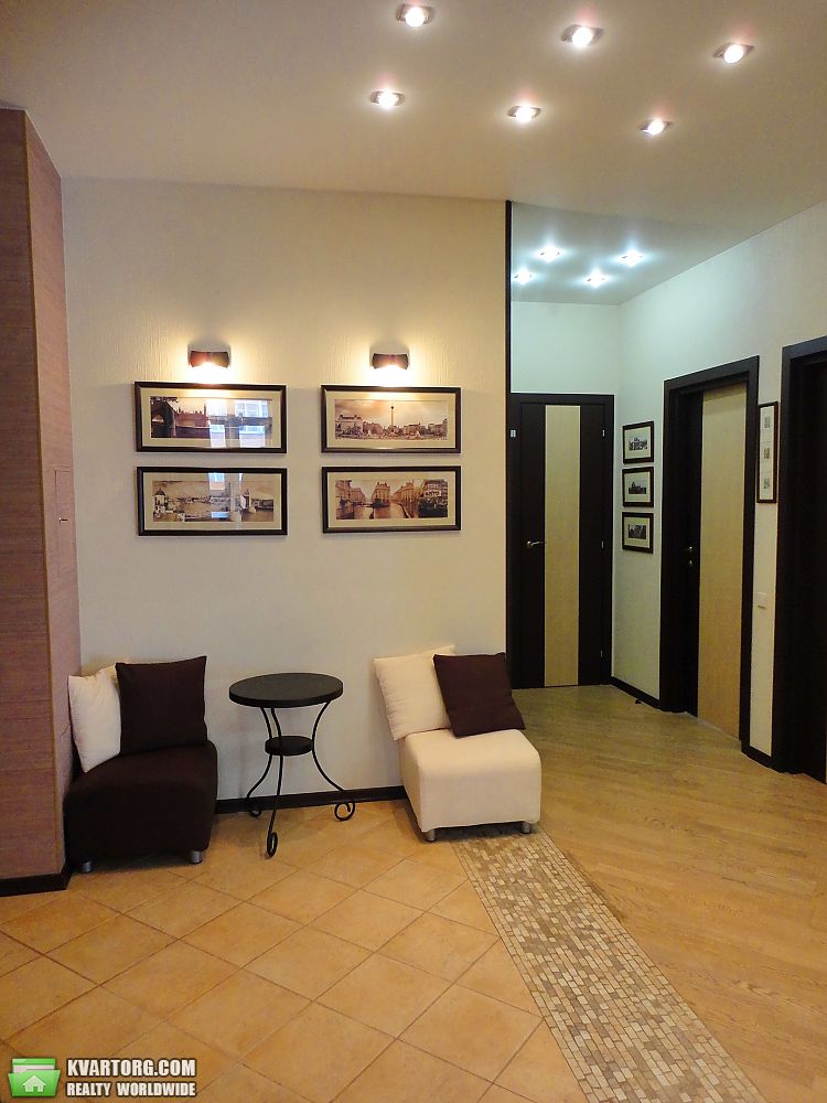 Rent out 3-room apartment. Киев,  Щорса — photo 7