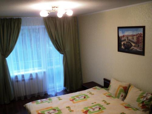 Rent out 1-room apartment. Днепропетровск, Малиновского Маршала — photo 1