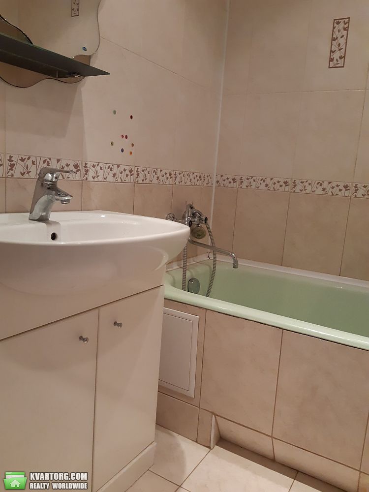 Rent out 2-room apartment. Киев,  Ревуцкого — photo 6