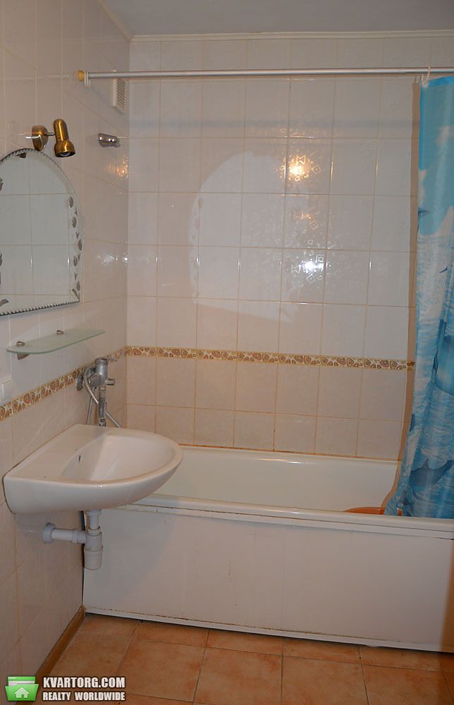 Rent out 2-room apartment. Киев,  Предславинская — photo 8