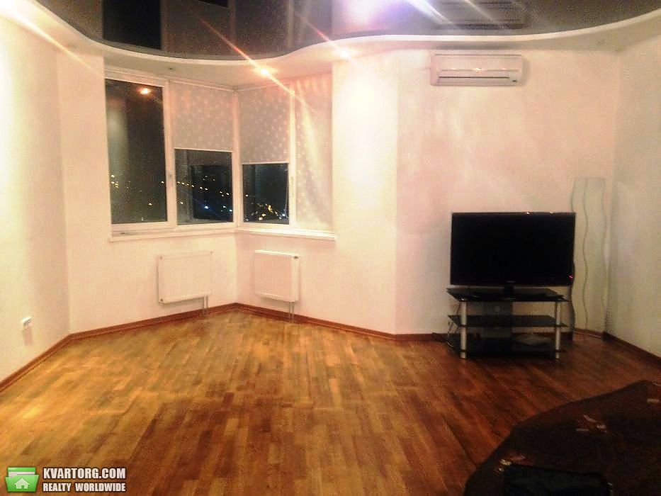 Rent out 2-room apartment. Киев,  Саперно-Слободская — photo 2