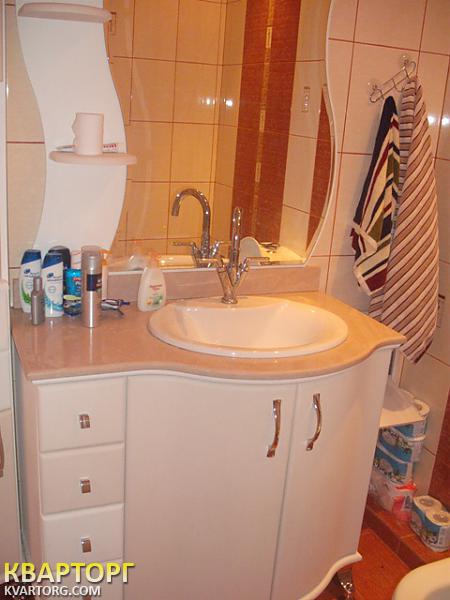 Rent out 3-room apartment. Киев,  Победы пл — photo 3