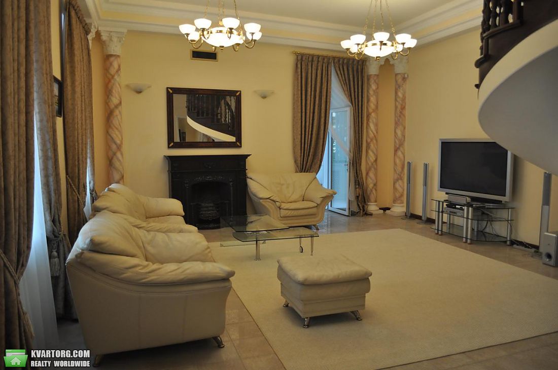 Rent out 4-room apartment. Киев,  Михайловская — photo 1