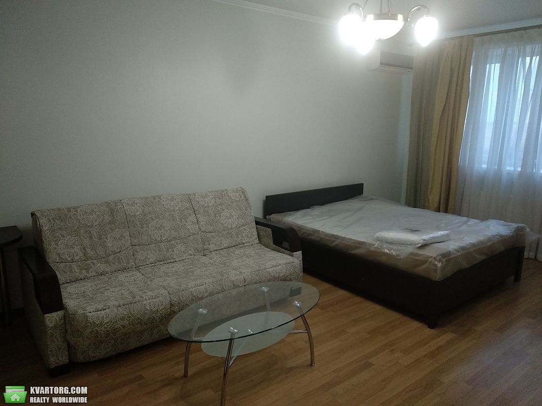 Rent out 1-room apartment. Киев, Голосеевская — photo 4