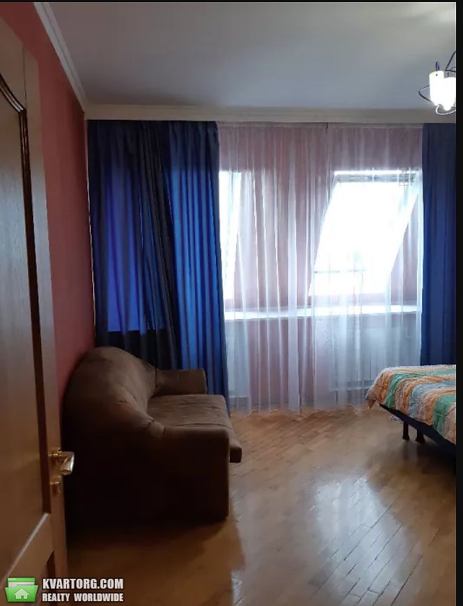 Rent out 4-room apartment. Киев,  Курская — photo 4