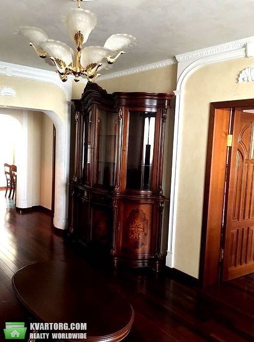 Rent out 4-room apartment. Киев,  Порика — photo 1
