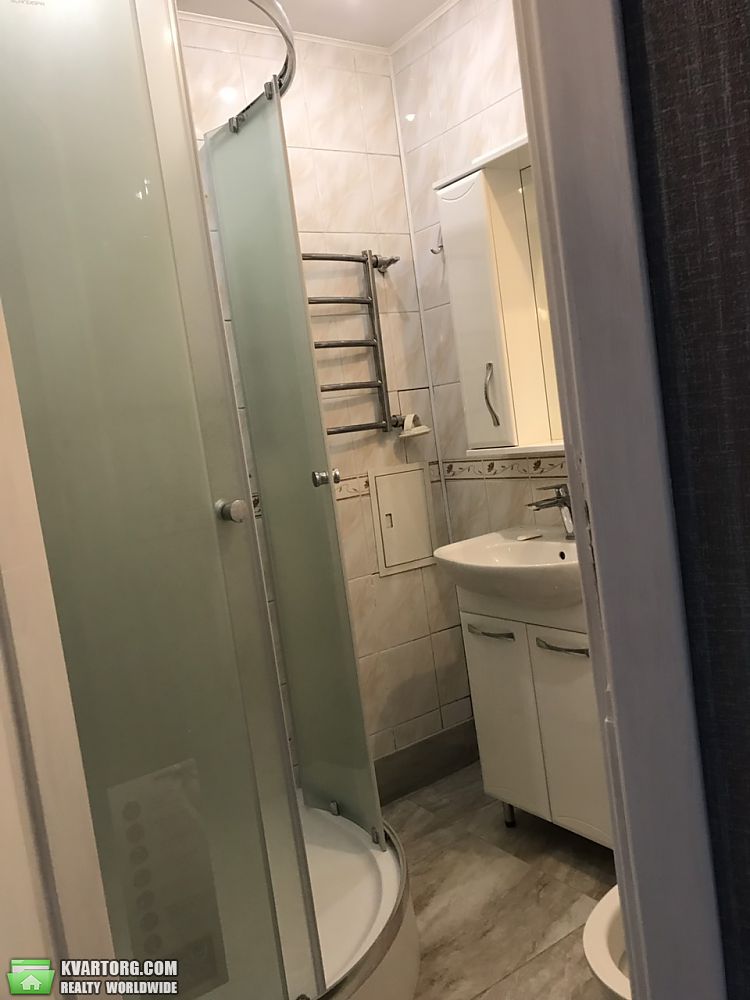 Rent out 1-room apartment. Киев,  Кловский спуск — photo 8