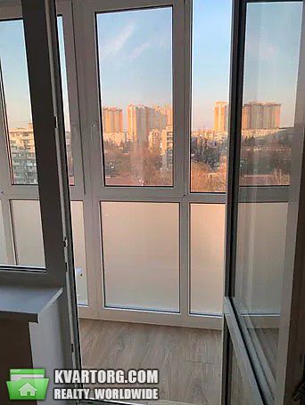Rent out 3-room apartment. Киев, Полярная — photo 8