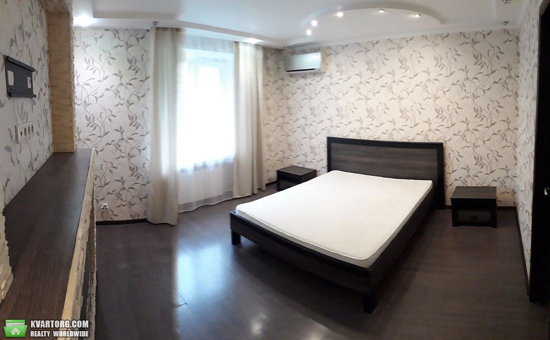 Rent out 2-room apartment. Киев,  Дегтяревская — photo 3