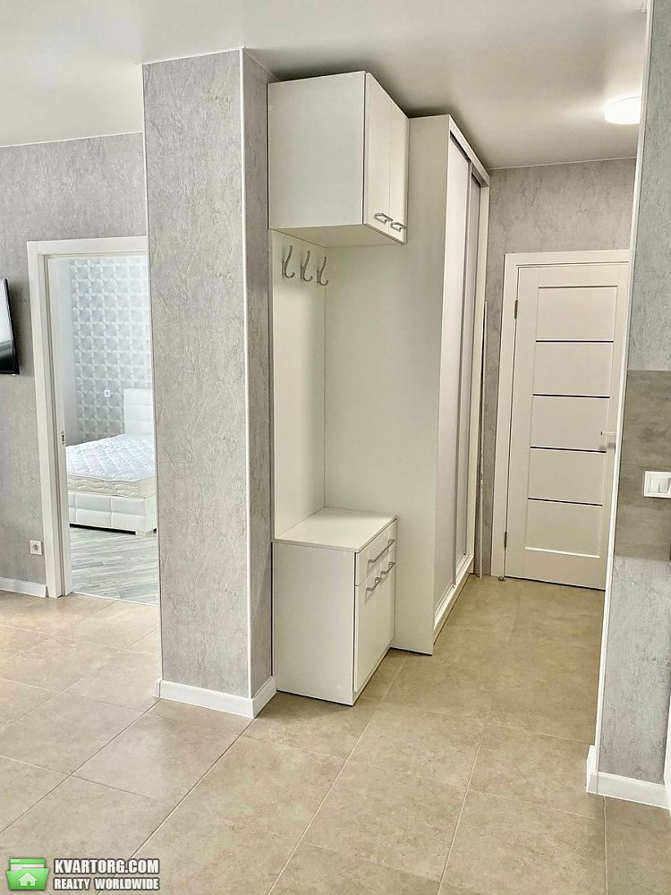 Rent out 2-room apartment. Киев,  Просвещения — photo 5