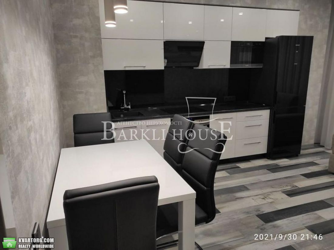 Rent out 2-room apartment. Киев,  Саперное поле — photo 2