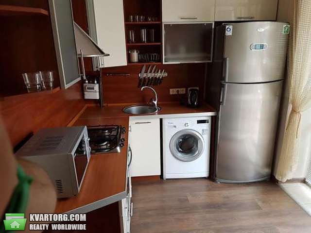 Rent out 2-room apartment. Киев,  Лабораторная — photo 1