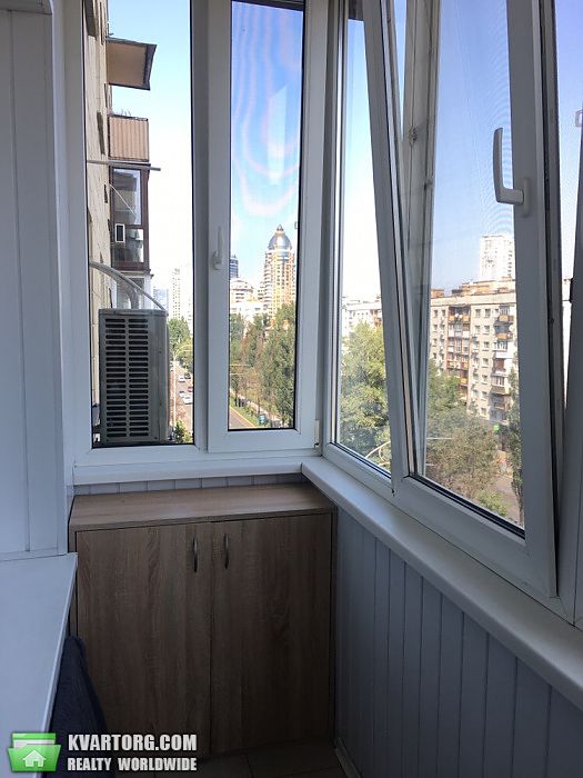 Rent out 1-room apartment. Киев,  Леси Украинки бул — photo 10