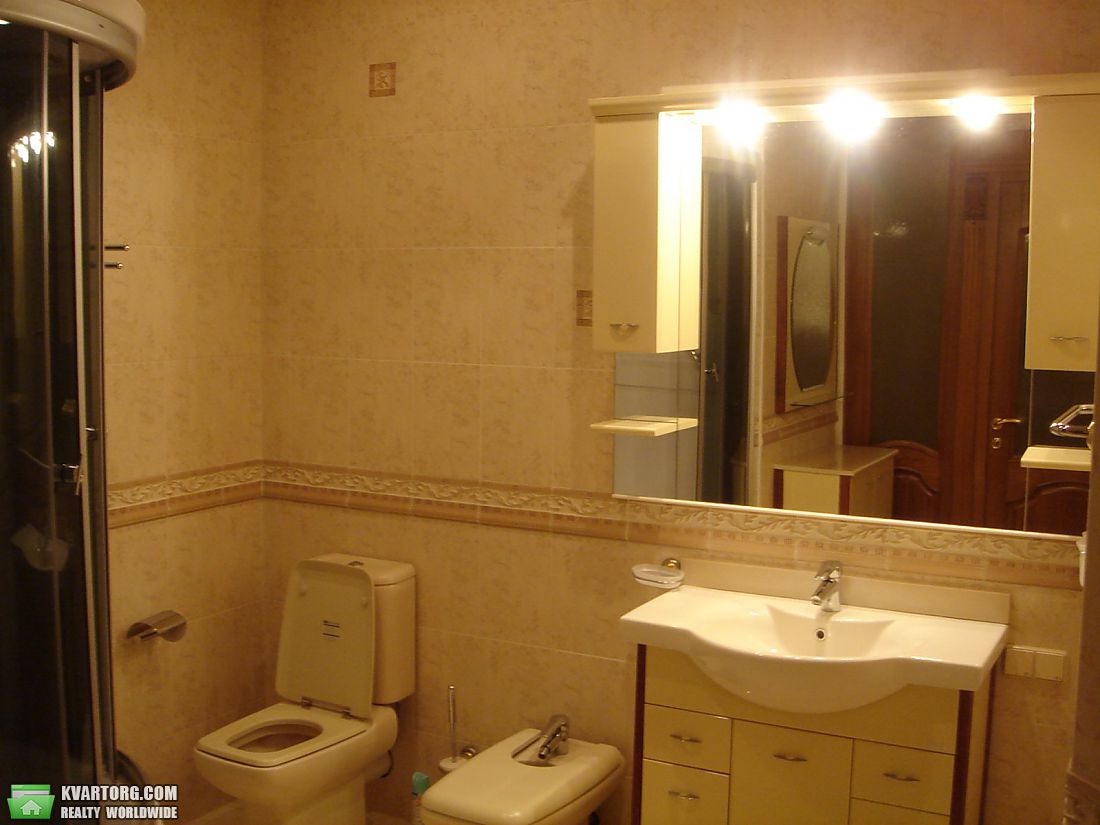 Rent out 3-room apartment. Киев, Трехсвятительская — photo 10