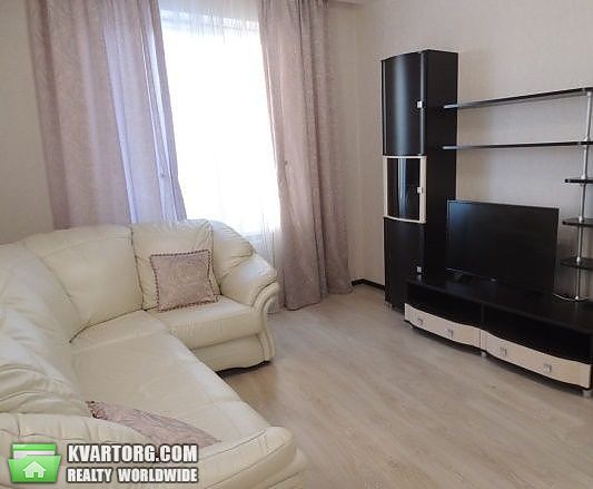 Rent out 2-room apartment. Киев,  Бажана — photo 3