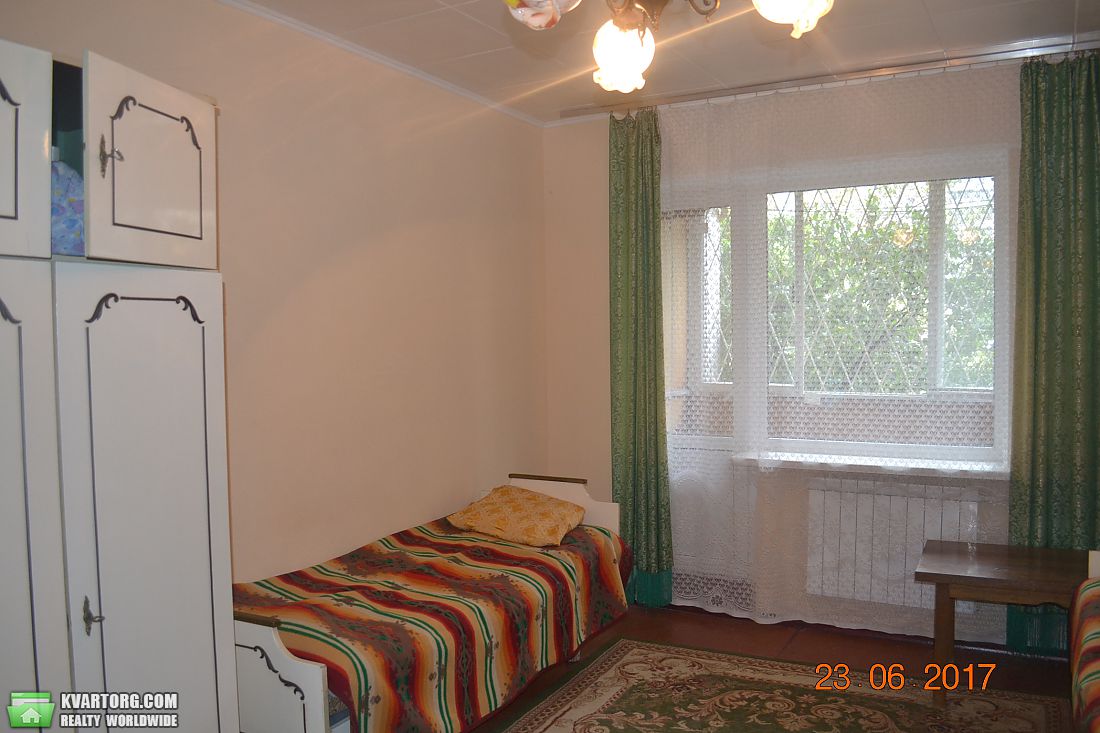 Rent out 3-room apartment. Киев,  Героев Днепра — photo 5