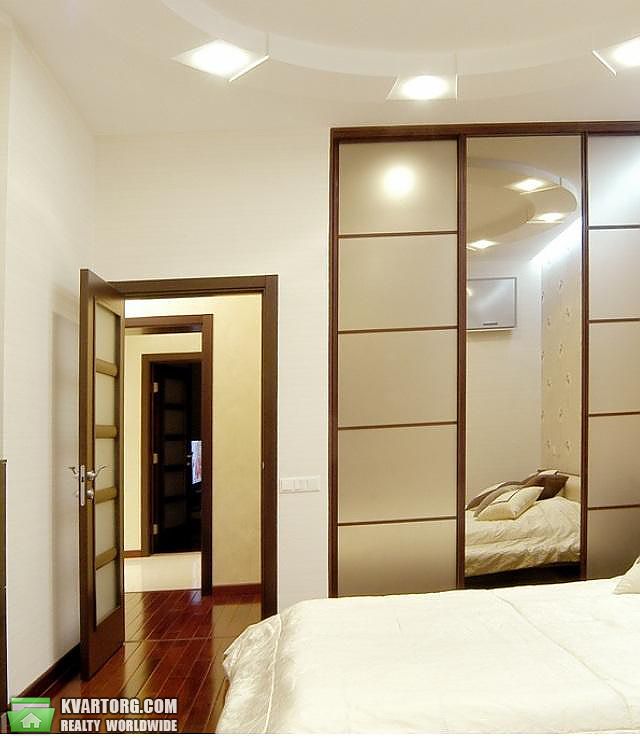 Rent out 3-room apartment. Киев,  Волошская — photo 8
