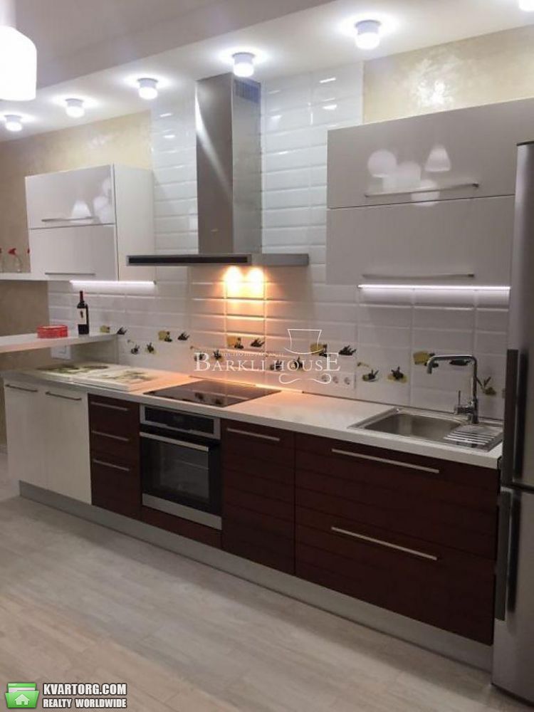 Rent out 2-room apartment. Киев,  Черновола — photo 1