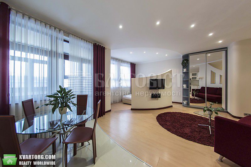 Rent out 2-room apartment. Киев,  Шота Руставели — photo 5